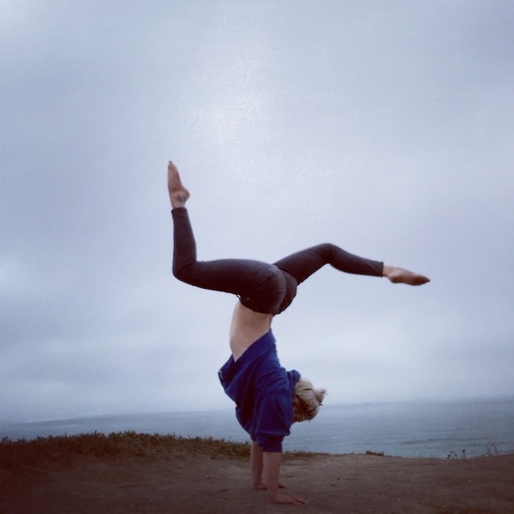 MEET YOUR POSHER: Cola - Picture 1 of 1